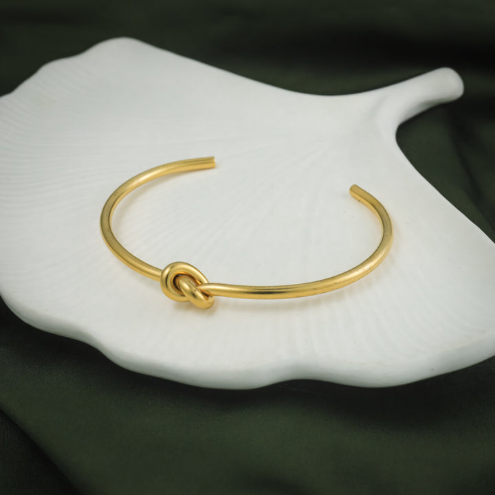 Eternal Love Knot Bracelet