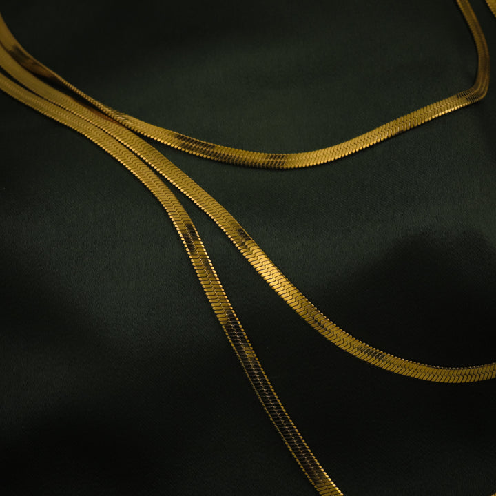 Radiant Line Necklace