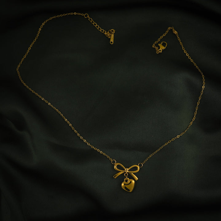 Eterna Gold Necklace