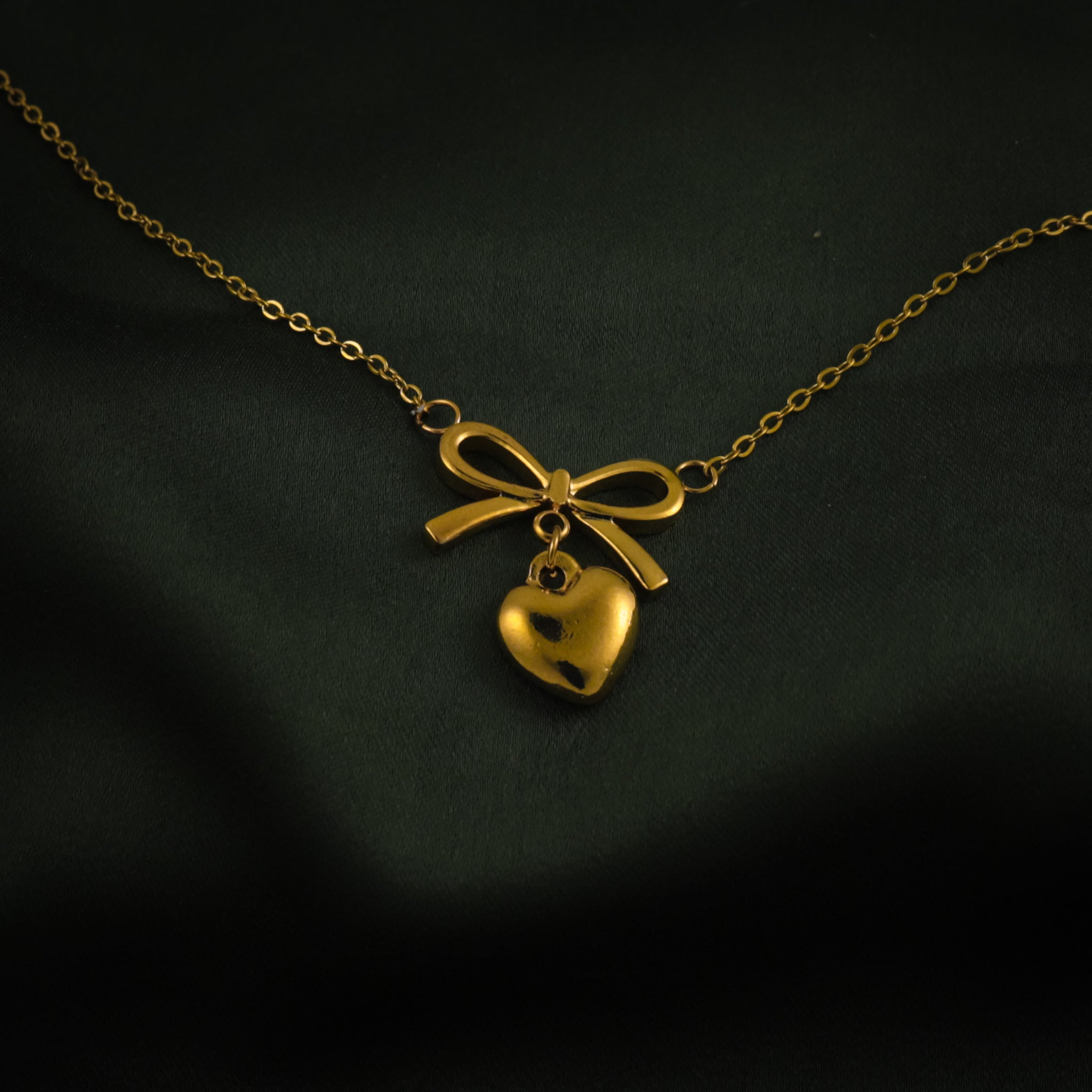 Eterna Gold Necklace