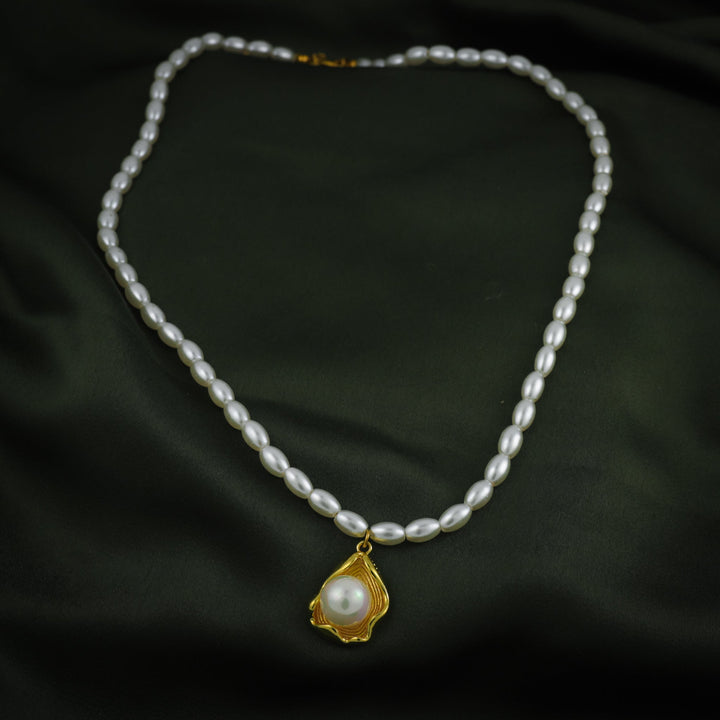 Glided Pearl Necklace